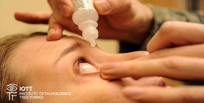 radioactividad Reorganizar Salón Cómo poner las gotas en los ojos correctamente - IOTT