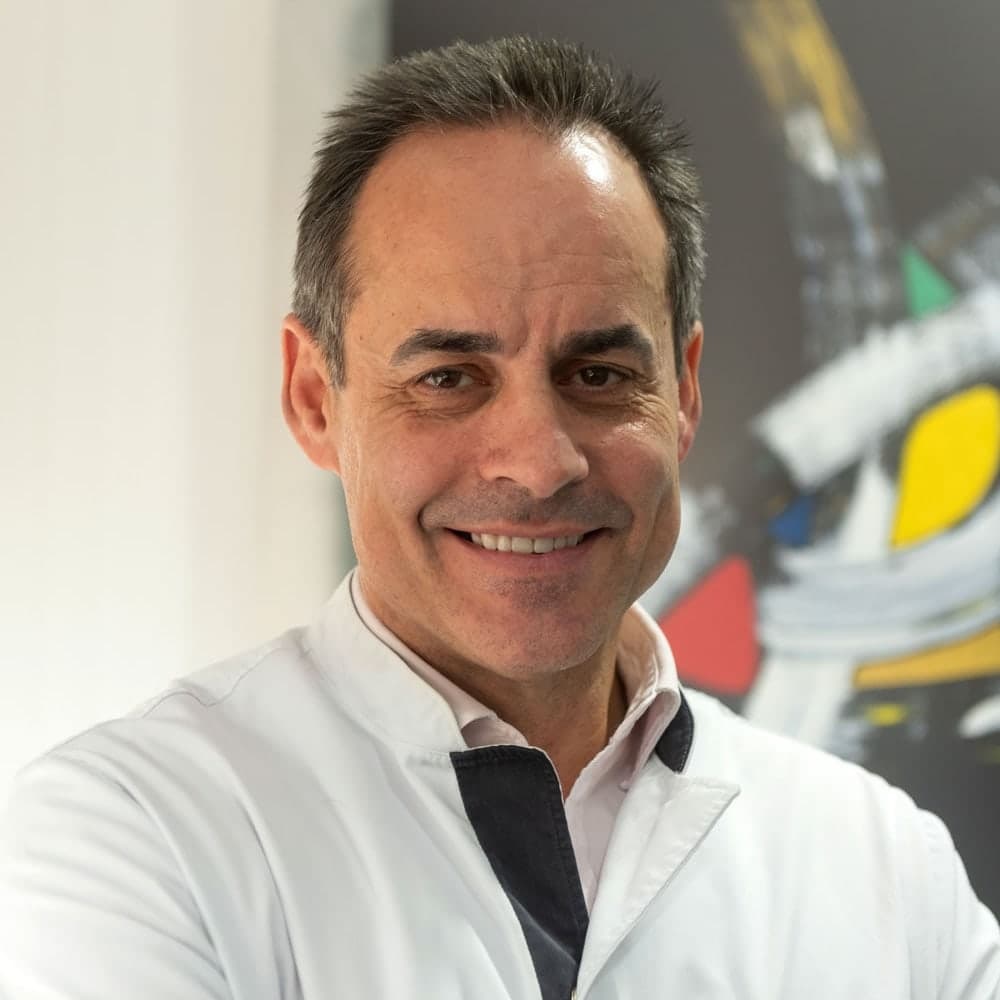 Dr. Emilio Juárez Escalona - Oftalmólogo en Barcelona