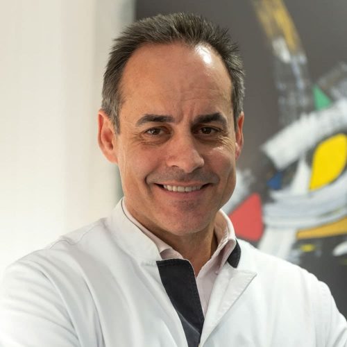 Dr. Emilio Juarez - Instituto Oftalmológico Tres Torres